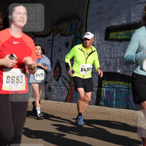 06.10.2024 - 19. swb-Marathon Bremen Michael Strokosch http://msf.ph/oto/7345656 06.10.2024 10:17:59 Laufen 8269, 8479, 8653, 8432, 8111 meine-sportfotos.de