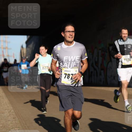 06.10.2024 - 19. swb-Marathon Bremen Michael Strokosch http://msf.ph/oto/7345675 06.10.2024 10:18:04 Laufen 823, 7873, 7126 meine-sportfotos.de