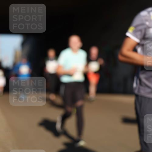 06.10.2024 - 19. swb-Marathon Bremen Michael Strokosch http://msf.ph/oto/7345681 06.10.2024 10:18:05 Laufen 7871 meine-sportfotos.de