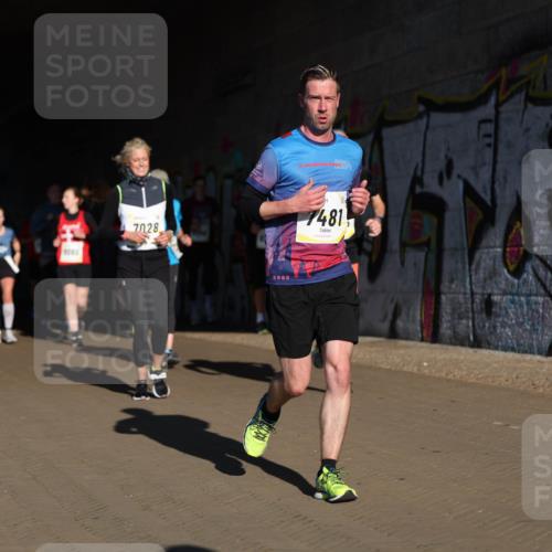06.10.2024 - 19. swb-Marathon Bremen Michael Strokosch http://msf.ph/oto/7345690 06.10.2024 10:18:06 Laufen 584, 8759, 9024, 7028, 1481 meine-sportfotos.de