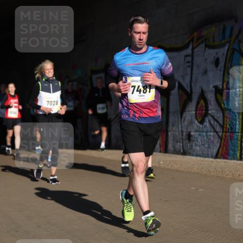 06.10.2024 - 19. swb-Marathon Bremen Michael Strokosch http://msf.ph/oto/7345692 06.10.2024 10:18:07 Laufen 87, 7028, 2024, 7481 meine-sportfotos.de