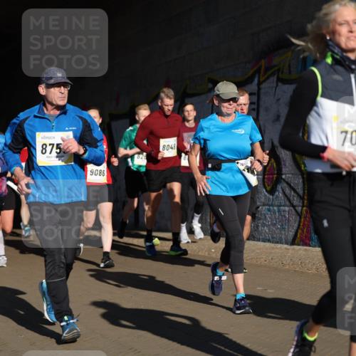 06.10.2024 - 19. swb-Marathon Bremen Michael Strokosch http://msf.ph/oto/7345702 06.10.2024 10:18:09 Laufen 8226, 8874, 875, 9086, 828, 8048, 7028 meine-sportfotos.de