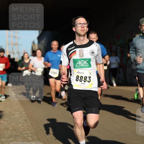 06.10.2024 - 19. swb-Marathon Bremen Michael Strokosch http://msf.ph/oto/7345718 06.10.2024 10:18:13 Laufen 815, 6, 8883 meine-sportfotos.de