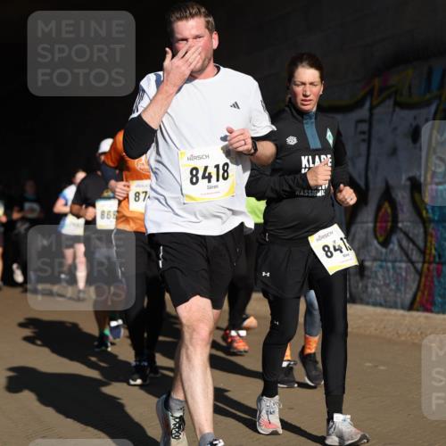 06.10.2024 - 19. swb-Marathon Bremen Michael Strokosch http://msf.ph/oto/7345746 06.10.2024 10:18:18 Laufen 7577, 866, 87, 8418, 841 meine-sportfotos.de