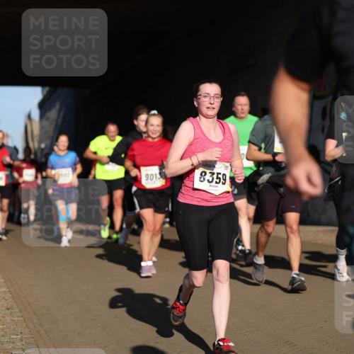06.10.2024 - 19. swb-Marathon Bremen Michael Strokosch http://msf.ph/oto/7345766 06.10.2024 10:18:23 Laufen 9013, 8359, 757 meine-sportfotos.de