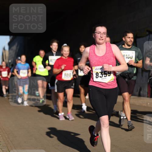 06.10.2024 - 19. swb-Marathon Bremen Michael Strokosch http://msf.ph/oto/7345768 06.10.2024 10:18:23 Laufen 9013, 8359, 9100, 8119 meine-sportfotos.de