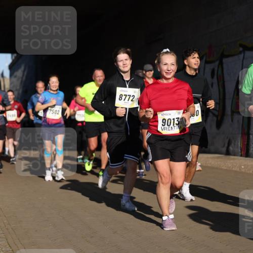 06.10.2024 - 19. swb-Marathon Bremen Michael Strokosch http://msf.ph/oto/7345777 06.10.2024 10:18:24 Laufen 8339, 7502, 8772, 9013, 0, 9004 meine-sportfotos.de