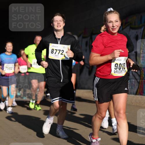 06.10.2024 - 19. swb-Marathon Bremen Michael Strokosch http://msf.ph/oto/7345783 06.10.2024 10:18:25 Laufen 8339, 7502, 8772, 9013 meine-sportfotos.de