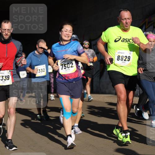 06.10.2024 - 19. swb-Marathon Bremen Michael Strokosch http://msf.ph/oto/7345791 06.10.2024 10:18:27 Laufen 7108, 8339, 332, 7502, 8829, 7375 meine-sportfotos.de