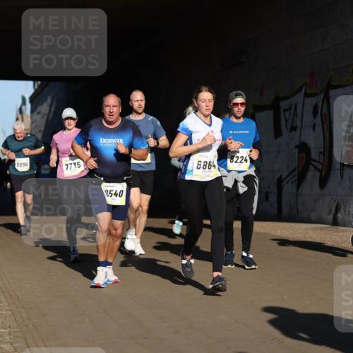 06.10.2024 - 19. swb-Marathon Bremen Michael Strokosch http://msf.ph/oto/7345812 06.10.2024 10:18:31 Laufen 8896, 7735, 8540, 8864, 8224, 8085 meine-sportfotos.de