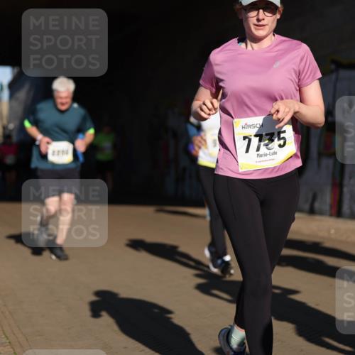 06.10.2024 - 19. swb-Marathon Bremen Michael Strokosch http://msf.ph/oto/7345827 06.10.2024 10:18:34 Laufen 7735 meine-sportfotos.de
