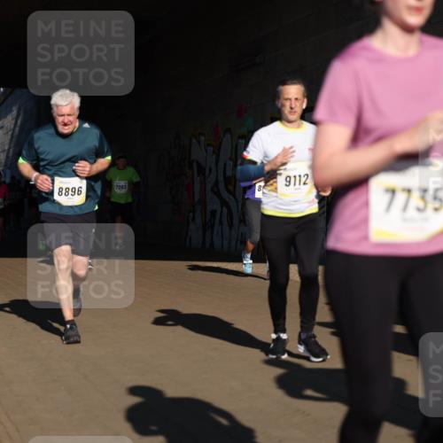 06.10.2024 - 19. swb-Marathon Bremen Michael Strokosch http://msf.ph/oto/7345829 06.10.2024 10:18:35 Laufen 8348, 8022, 8896, 7203, 9112, 8, 7735 meine-sportfotos.de