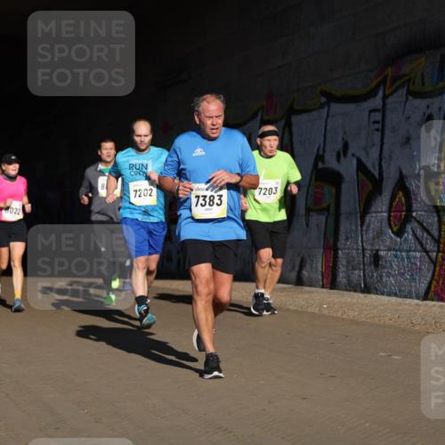 06.10.2024 - 19. swb-Marathon Bremen Michael Strokosch http://msf.ph/oto/7345840 06.10.2024 10:18:39 Laufen 8, 8308, 022, 81, 7202, 7383, 7203 meine-sportfotos.de