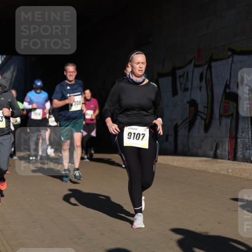 06.10.2024 - 19. swb-Marathon Bremen Michael Strokosch http://msf.ph/oto/7345861 06.10.2024 10:18:43 Laufen 8643, 7018, 308, 9107 meine-sportfotos.de