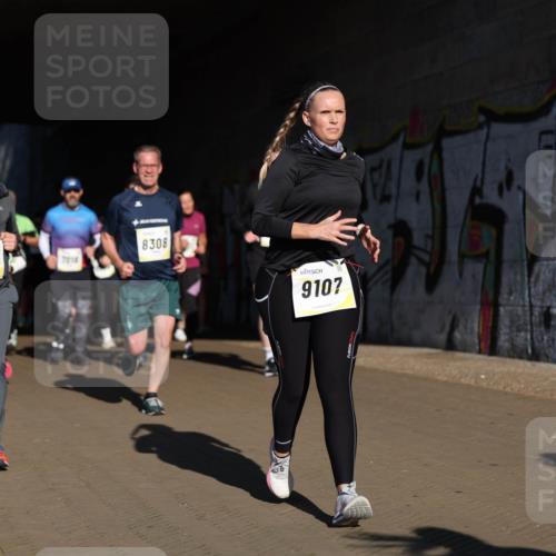06.10.2024 - 19. swb-Marathon Bremen Michael Strokosch http://msf.ph/oto/7345864 06.10.2024 10:18:43 Laufen 8643, 7010, 8308, 9107 meine-sportfotos.de