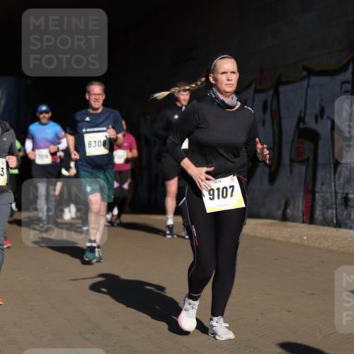 06.10.2024 - 19. swb-Marathon Bremen Michael Strokosch http://msf.ph/oto/7345866 06.10.2024 10:18:44 Laufen 8643, 8308, 9107 meine-sportfotos.de