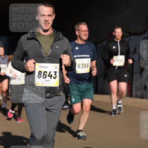 06.10.2024 - 19. swb-Marathon Bremen Michael Strokosch http://msf.ph/oto/7345873 06.10.2024 10:18:45 Laufen 7722, 8643, 8308, 7132 meine-sportfotos.de