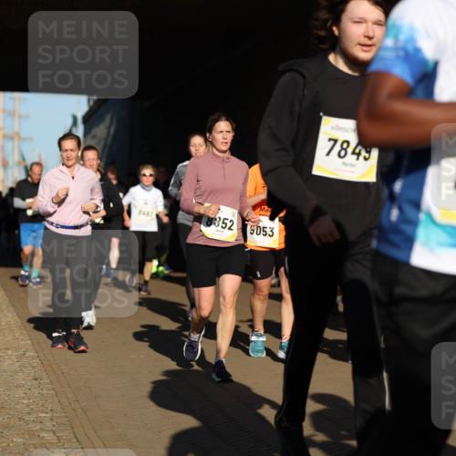 06.10.2024 - 19. swb-Marathon Bremen Michael Strokosch http://msf.ph/oto/7345899 06.10.2024 10:18:51 Laufen 7463, 8352, 9053, 7843, 8598, 3 meine-sportfotos.de