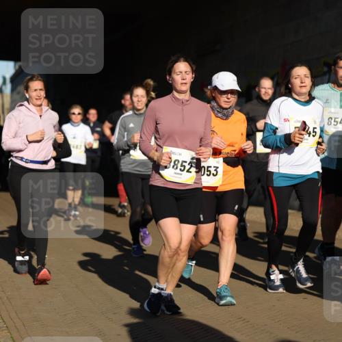 06.10.2024 - 19. swb-Marathon Bremen Michael Strokosch http://msf.ph/oto/7345905 06.10.2024 10:18:51 Laufen 463, 3852, 053, 45, 8541 meine-sportfotos.de