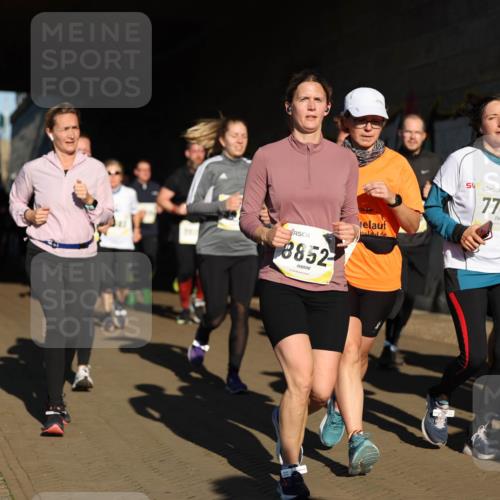 06.10.2024 - 19. swb-Marathon Bremen Michael Strokosch http://msf.ph/oto/7345907 06.10.2024 10:18:52 Laufen 8852, 7745 meine-sportfotos.de