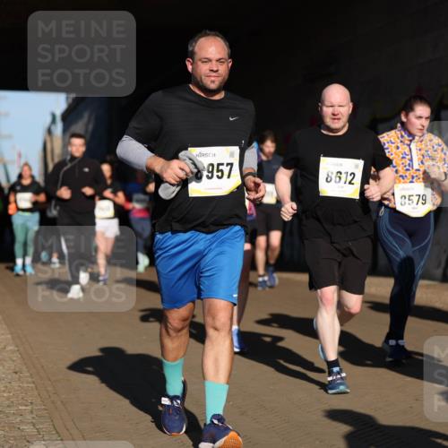 06.10.2024 - 19. swb-Marathon Bremen Michael Strokosch http://msf.ph/oto/7345931 06.10.2024 10:18:56 Laufen 957, 8612, 8579, 8152 meine-sportfotos.de