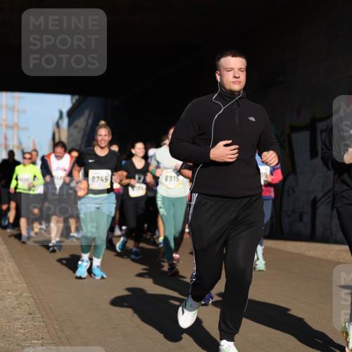 06.10.2024 - 19. swb-Marathon Bremen Michael Strokosch http://msf.ph/oto/7345952 06.10.2024 10:18:59 Laufen 8745, 6915, 8208 meine-sportfotos.de