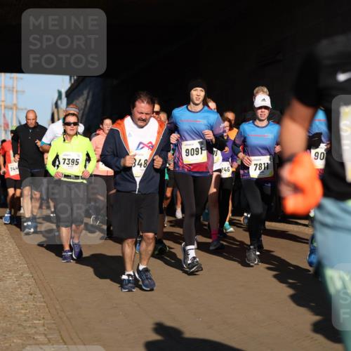 06.10.2024 - 19. swb-Marathon Bremen Michael Strokosch http://msf.ph/oto/7345969 06.10.2024 10:19:02 Laufen 744, 7395, 348, 9091, 246, 7811, 90, 874 meine-sportfotos.de