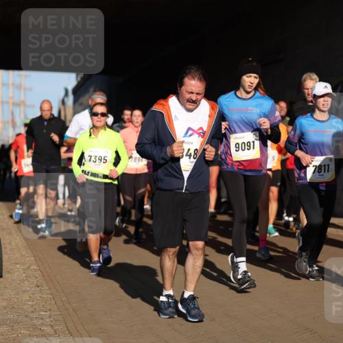 06.10.2024 - 19. swb-Marathon Bremen Michael Strokosch http://msf.ph/oto/7345973 06.10.2024 10:19:03 Laufen 744, 7395, 2024, 2022, 4024, 348, 9091, 7811, 909, 9088 meine-sportfotos.de