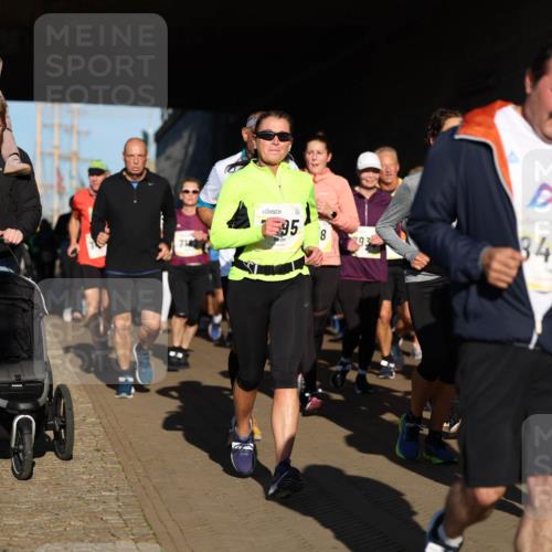 06.10.2024 - 19. swb-Marathon Bremen Michael Strokosch http://msf.ph/oto/7345976 06.10.2024 10:19:04 Laufen 718, 95, 8, 93, 3480, 024 meine-sportfotos.de