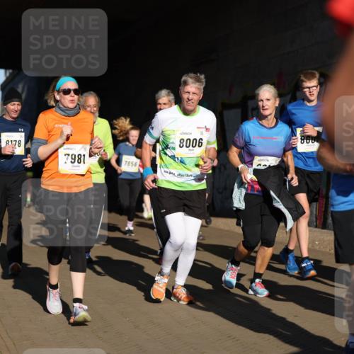06.10.2024 - 19. swb-Marathon Bremen Michael Strokosch http://msf.ph/oto/7345986 06.10.2024 10:19:09 Laufen 7969, 8178, 7981, 7656, 24, 860, 8006, 7354 meine-sportfotos.de