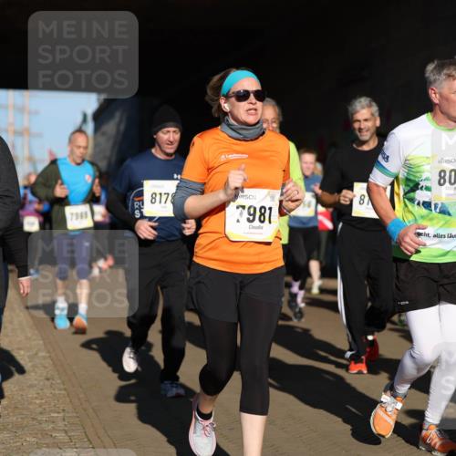 06.10.2024 - 19. swb-Marathon Bremen Michael Strokosch http://msf.ph/oto/7345991 06.10.2024 10:19:10 Laufen 7958, 123, 8178, 7981, 8, 81, 8006 meine-sportfotos.de