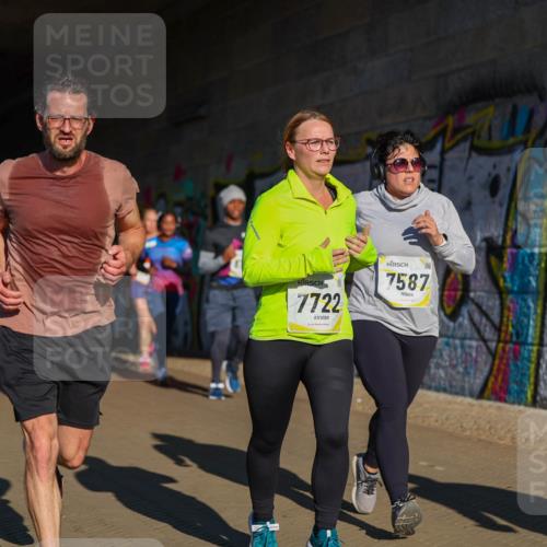 06.10.2024 - 19. swb-Marathon Bremen Michael Strokosch http://msf.ph/oto/7346014 06.10.2024 10:19:18 Laufen 7269, 7722, 7587 meine-sportfotos.de