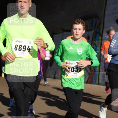 06.10.2024 - 19. swb-Marathon Bremen Michael Strokosch http://msf.ph/oto/7346031 06.10.2024 10:19:22 Laufen 8694, 7076, 035 meine-sportfotos.de