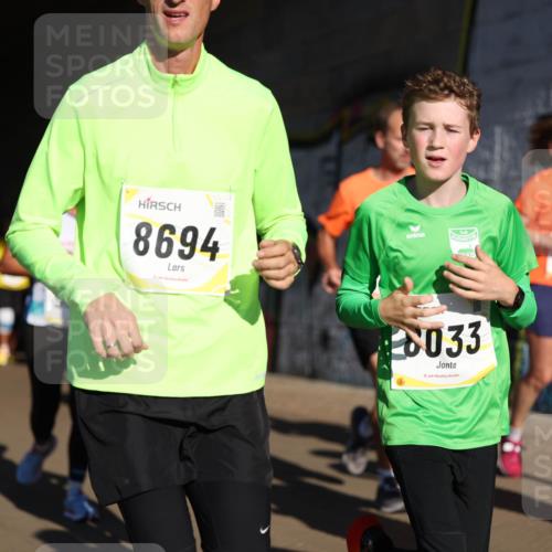 06.10.2024 - 19. swb-Marathon Bremen Michael Strokosch http://msf.ph/oto/7346033 06.10.2024 10:19:22 Laufen 8694, 70, 70, 033, 19 meine-sportfotos.de