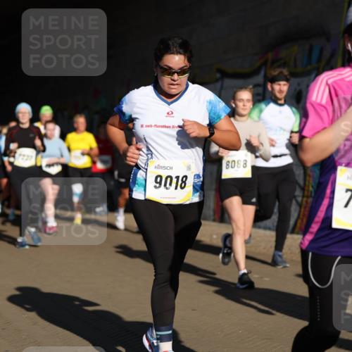 06.10.2024 - 19. swb-Marathon Bremen Michael Strokosch http://msf.ph/oto/7346036 06.10.2024 10:19:23 Laufen 8546, 18, 9018, 8088, 7529 meine-sportfotos.de