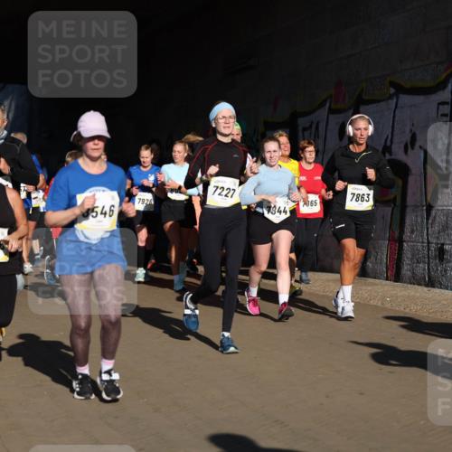 06.10.2024 - 19. swb-Marathon Bremen Michael Strokosch http://msf.ph/oto/7346039 06.10.2024 10:19:24 Laufen 7506, 7926, 546, 7227, 7863, 865, 7844 meine-sportfotos.de