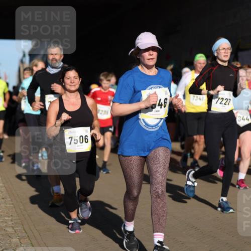 06.10.2024 - 19. swb-Marathon Bremen Michael Strokosch http://msf.ph/oto/7346043 06.10.2024 10:19:25 Laufen 7506, 7235, 46, 7341, 7227, 344, 7863 meine-sportfotos.de