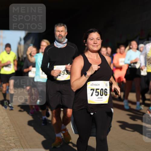06.10.2024 - 19. swb-Marathon Bremen Michael Strokosch http://msf.ph/oto/7346046 06.10.2024 10:19:26 Laufen 893, 7506 meine-sportfotos.de