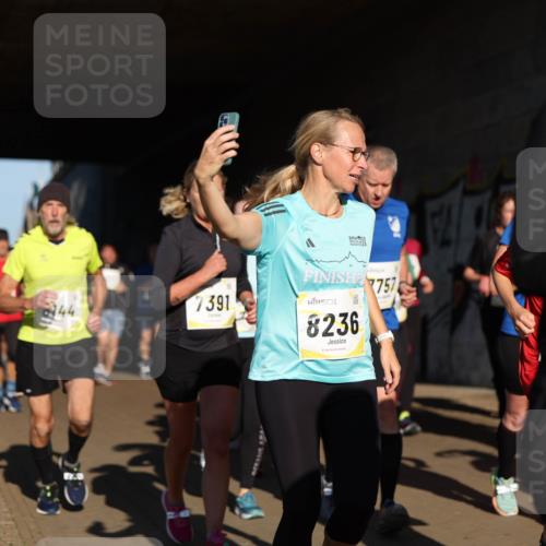 06.10.2024 - 19. swb-Marathon Bremen Michael Strokosch http://msf.ph/oto/7346058 06.10.2024 10:19:27 Laufen 20, 07, 7391, 8236, 757 meine-sportfotos.de