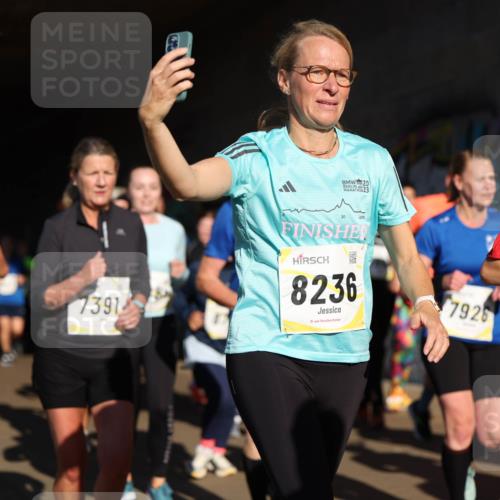 06.10.2024 - 19. swb-Marathon Bremen Michael Strokosch http://msf.ph/oto/7346062 06.10.2024 10:19:28 Laufen 8144, 7391, 20, 23, 30, 8236, 7926, 8235 meine-sportfotos.de