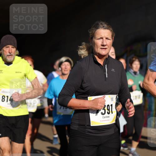 06.10.2024 - 19. swb-Marathon Bremen Michael Strokosch http://msf.ph/oto/7346068 06.10.2024 10:19:29 Laufen 814, 823, 3617, 18, 77 meine-sportfotos.de