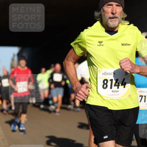 06.10.2024 - 19. swb-Marathon Bremen Michael Strokosch http://msf.ph/oto/7346074 06.10.2024 10:19:29 Laufen 8144, 19, 7156 meine-sportfotos.de