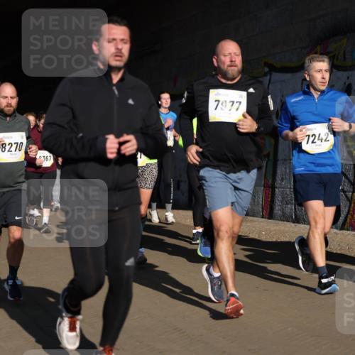 06.10.2024 - 19. swb-Marathon Bremen Michael Strokosch http://msf.ph/oto/7346089 06.10.2024 10:19:33 Laufen 7971, 8270, 9367, 7977, 7242 meine-sportfotos.de