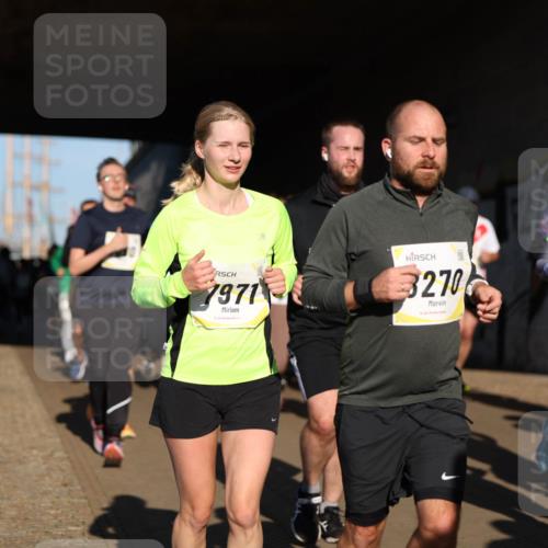 06.10.2024 - 19. swb-Marathon Bremen Michael Strokosch http://msf.ph/oto/7346097 06.10.2024 10:19:34 Laufen 7971, 3270, 7321 meine-sportfotos.de