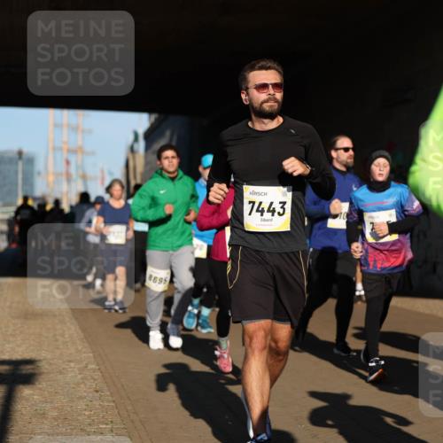 06.10.2024 - 19. swb-Marathon Bremen Michael Strokosch http://msf.ph/oto/7346121 06.10.2024 10:19:38 Laufen 8695, 7443, 98 meine-sportfotos.de