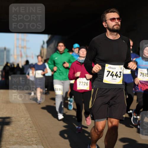 06.10.2024 - 19. swb-Marathon Bremen Michael Strokosch http://msf.ph/oto/7346124 06.10.2024 10:19:39 Laufen 7226, 7443, 7515 meine-sportfotos.de