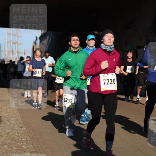 06.10.2024 - 19. swb-Marathon Bremen Michael Strokosch http://msf.ph/oto/7346128 06.10.2024 10:19:39 Laufen 937, 048, 8695, 7226, 8258 meine-sportfotos.de