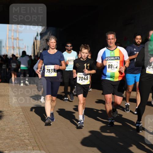 06.10.2024 - 19. swb-Marathon Bremen Michael Strokosch http://msf.ph/oto/7346136 06.10.2024 10:19:41 Laufen 7937, 8073, 7048, 8902, 8450, 8695 meine-sportfotos.de