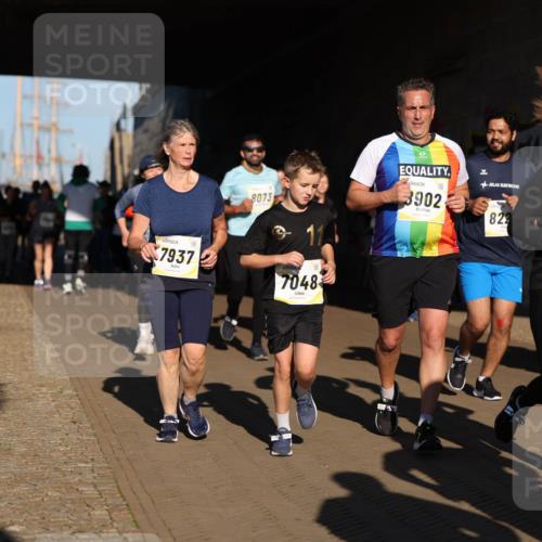 06.10.2024 - 19. swb-Marathon Bremen Michael Strokosch http://msf.ph/oto/7346137 06.10.2024 10:19:41 Laufen 8073, 3902, 822, 7937, 7048, 450 meine-sportfotos.de