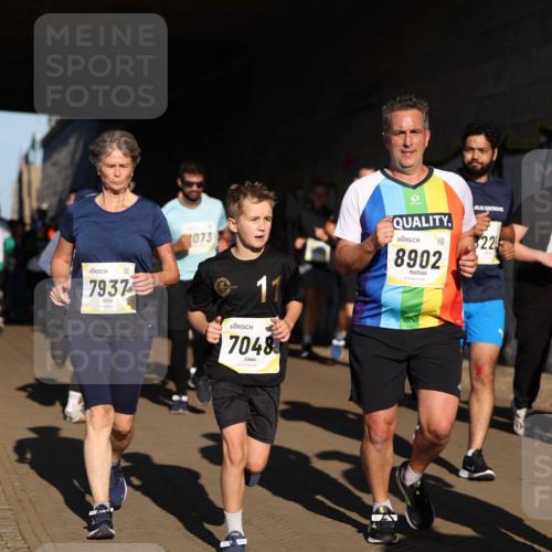 06.10.2024 - 19. swb-Marathon Bremen Michael Strokosch http://msf.ph/oto/7346141 06.10.2024 10:19:42 Laufen 7937, 073, 8902, 22, 7048, 8258, 8450 meine-sportfotos.de